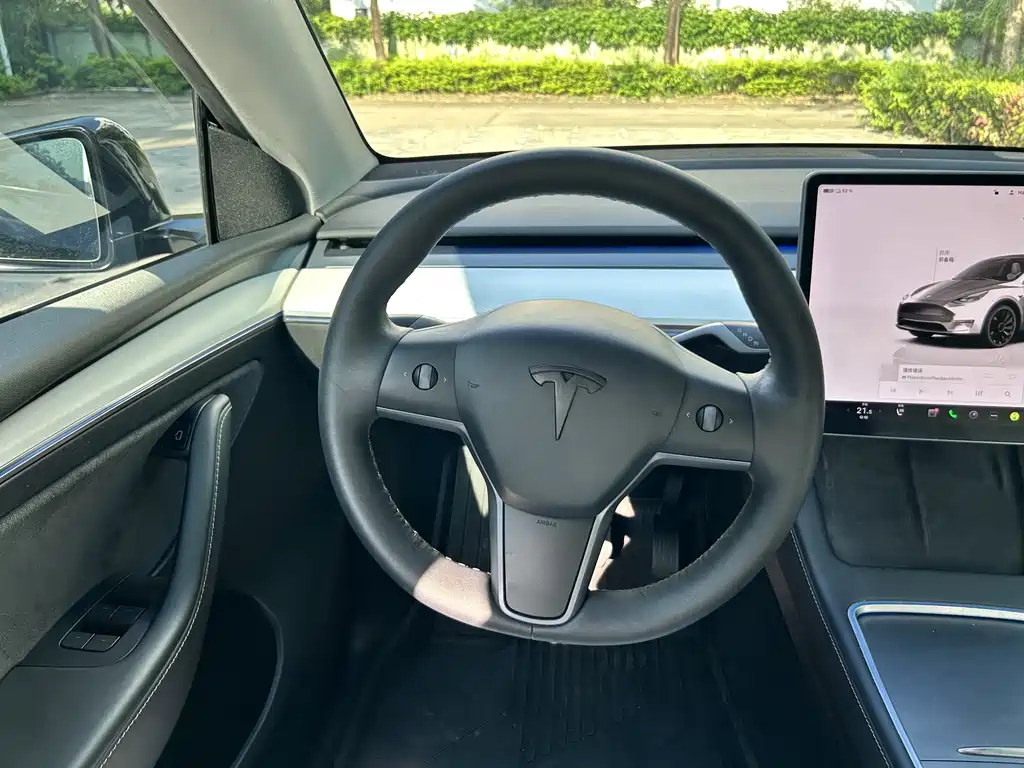 Tesla Model Y 2022 — фото 10