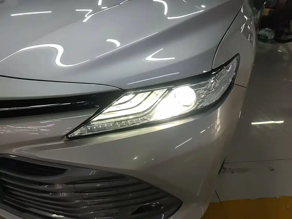 Toyota Camry 2019 — фото 24