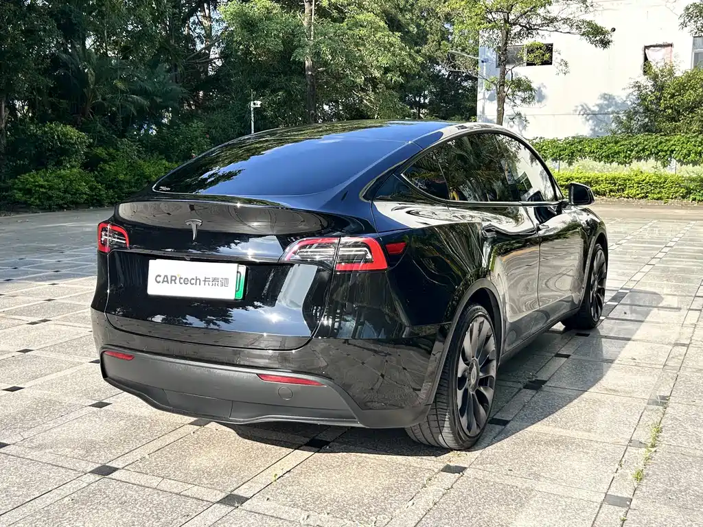 Tesla Model Y 2022 — фото 3
