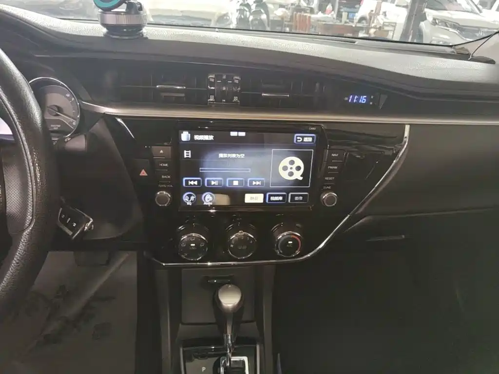 Toyota Corolla 2016 — фото 13