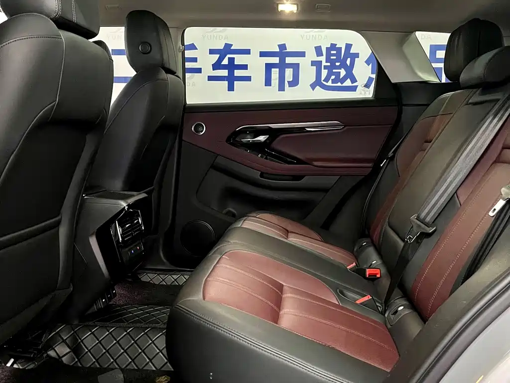 Land Rover Evoque 2023 — фото 11