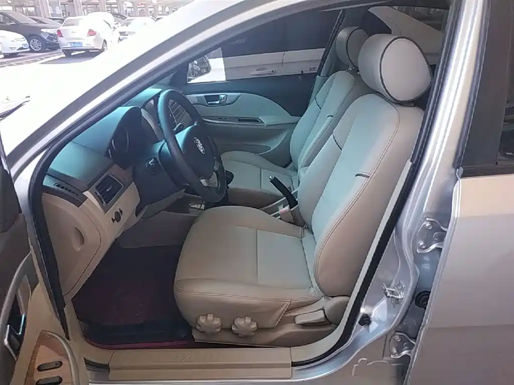 Buick Excelle 2016 — фото 15