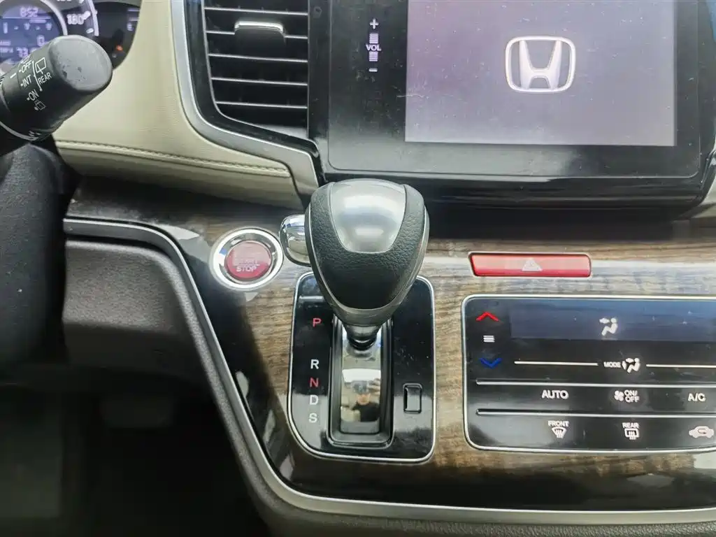 Honda Odyssey 2018 — фото 13