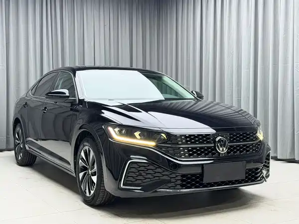 Volkswagen Passat 2023
