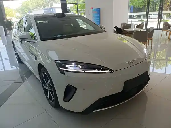 BYD Seal 07 DM-i 2025