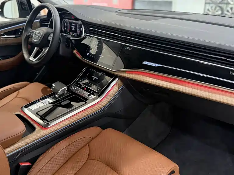 Audi Q7 2025 — фото 23