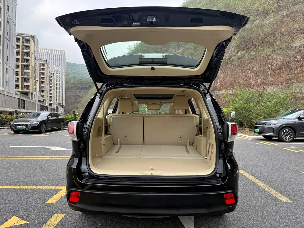 Toyota Highlander 2018 — фото 23