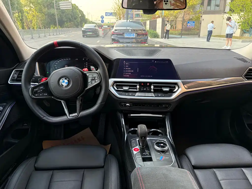 BMW 3 Series 2019 — фото 10