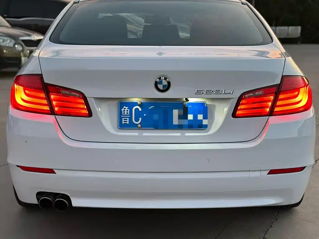 BMW 5 Series 2011 — фото 4