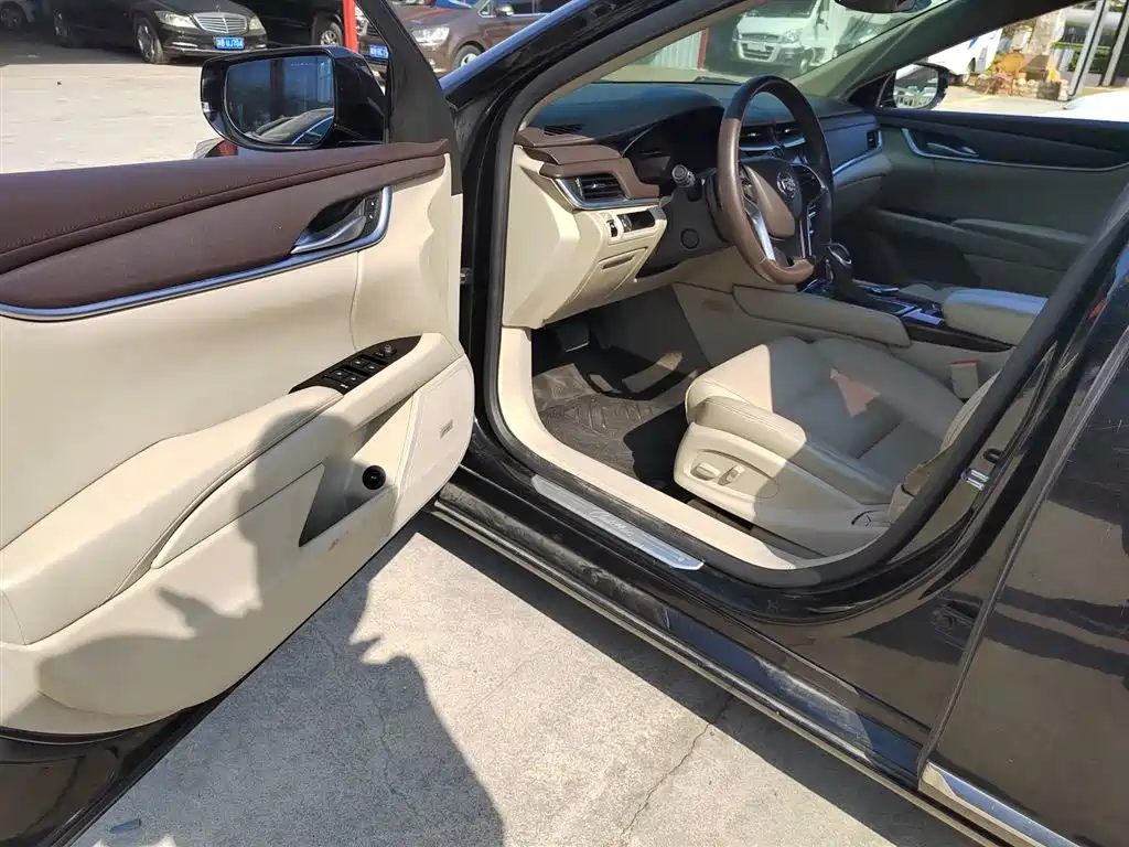 Cadillac XTS 2015 — фото 12