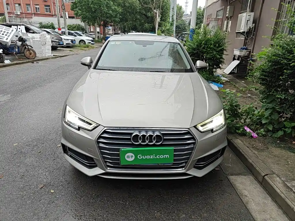 Audi A4L 2018