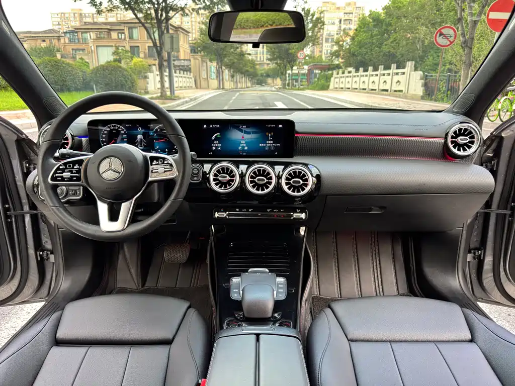 Mercedes-Benz A-Class 2022 — фото 12