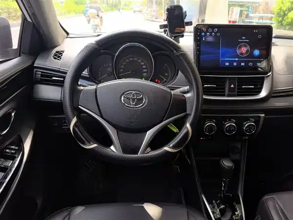 Toyota Yaris L 2020