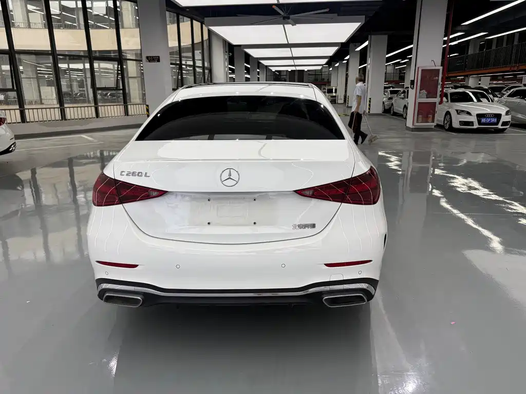 Mercedes-Benz C-Class 2024 — фото 15