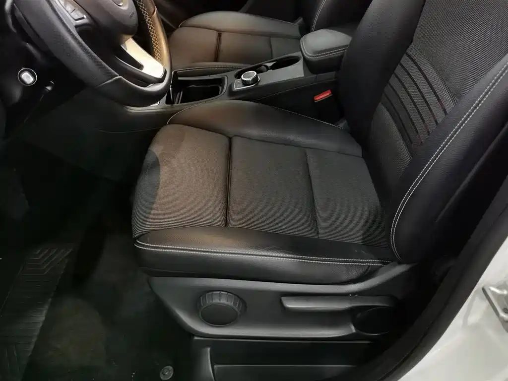 Mercedes-Benz B-Class 2016 — фото 20