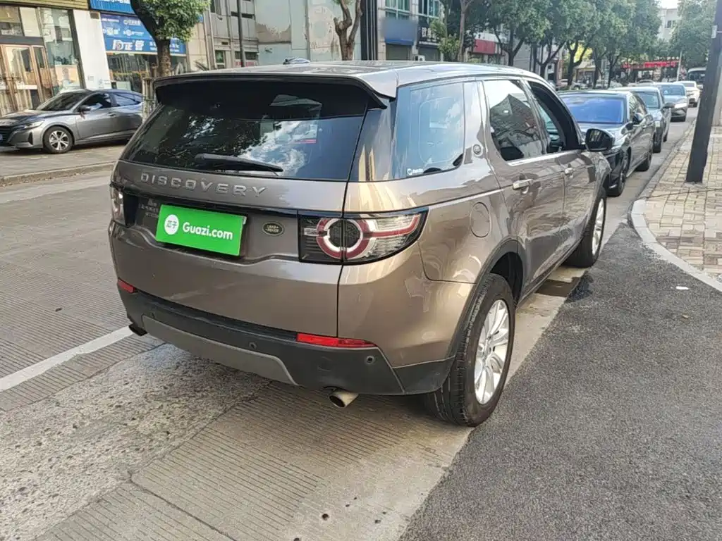 Land Rover Discovery Sport 2017 — фото 7