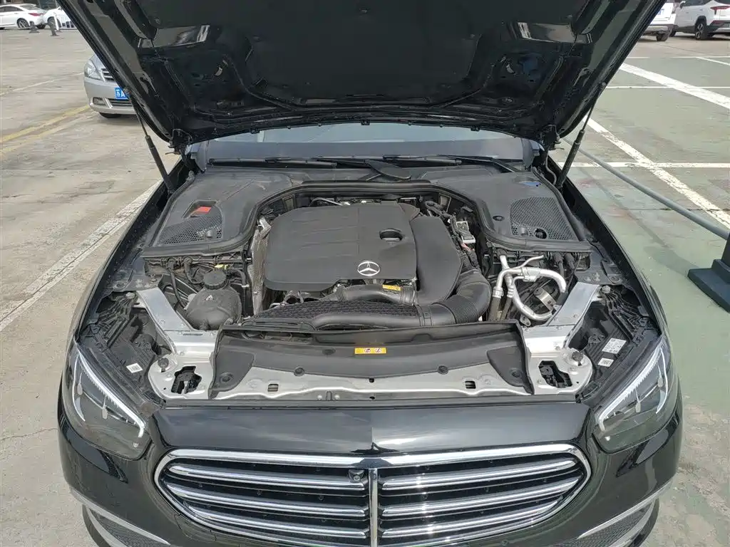 Mercedes-Benz E-Class 2023 — фото 16