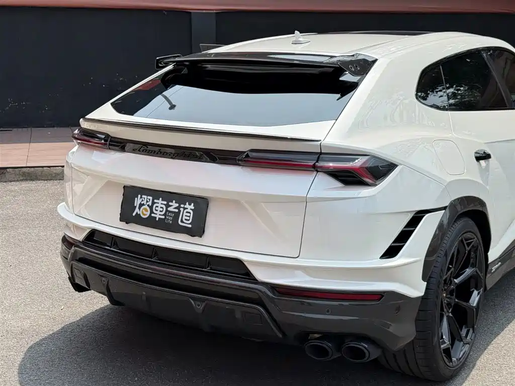 Lamborghini Urus 2024 — фото 25
