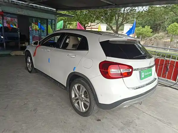 Mercedes-Benz GLA 2016