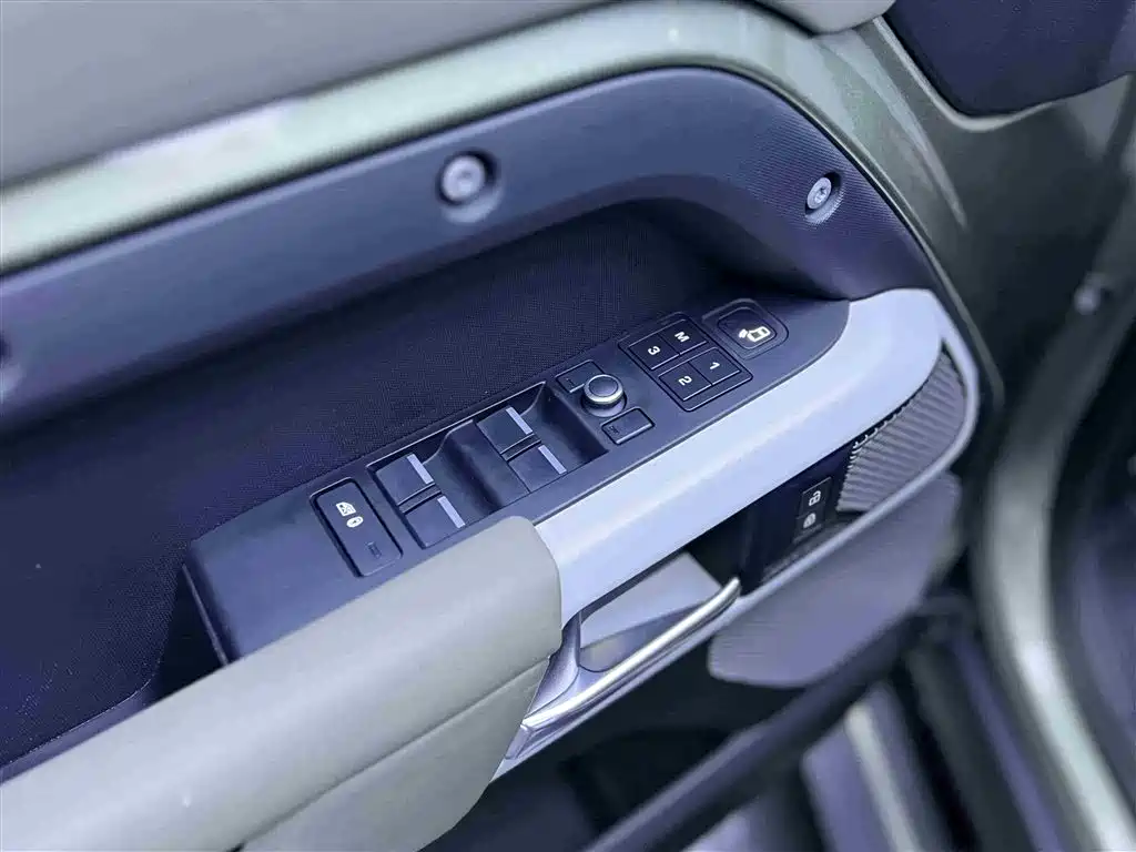 Land Rover Defender 2020 — фото 8