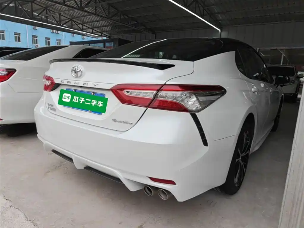 Toyota Camry 2018 — фото 7