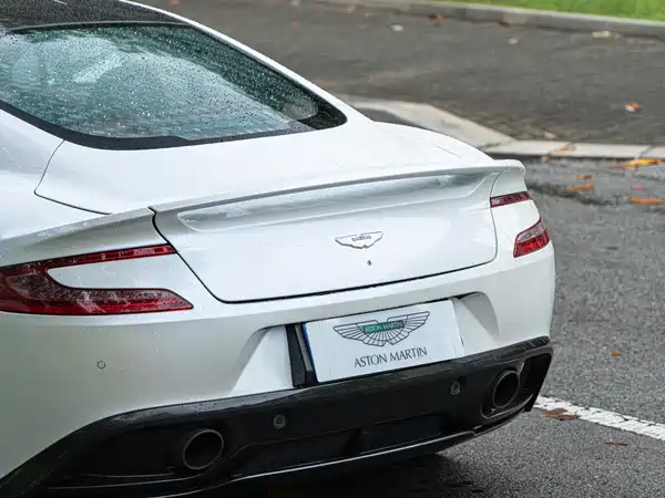 Aston Martin Vanquish 2013