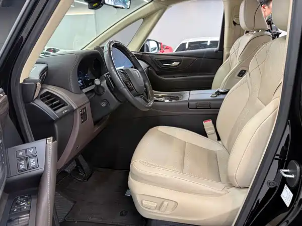 Toyota Vellfire 2023