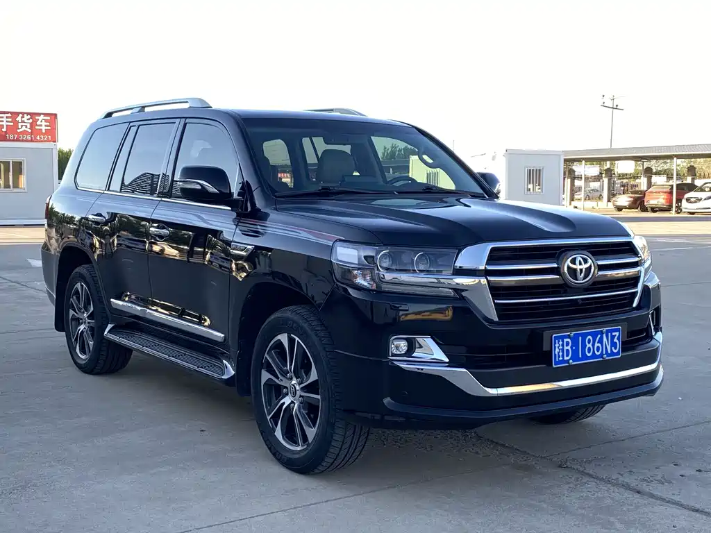 Toyota Land Cruiser 2020 — фото 3
