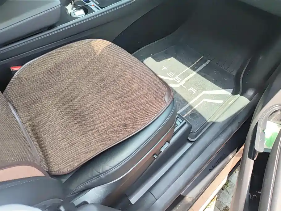 Tesla Model Y 2023 — фото 8