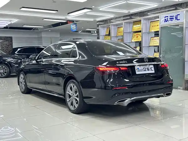 Mercedes-Benz E-Class 2022