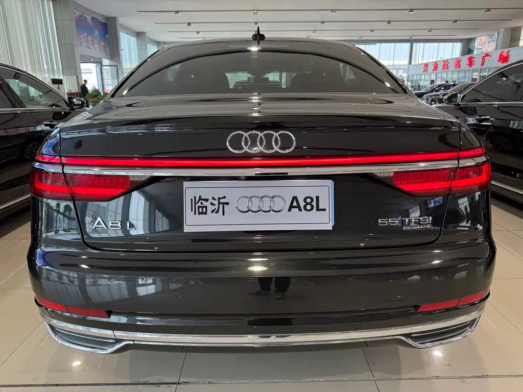 Audi A8 2018 — фото 4