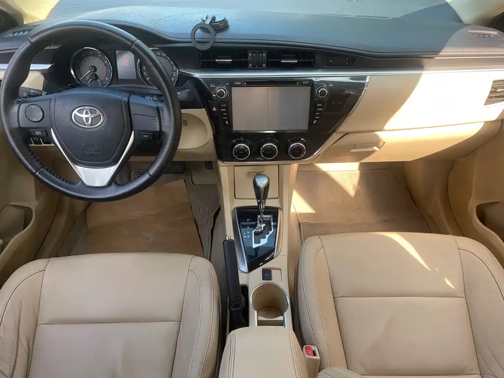 Toyota Corolla 2015 — фото 8