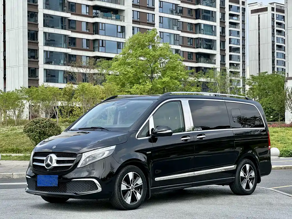 Mercedes-Benz V-Class 2021 — фото 1