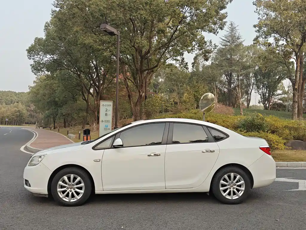 Buick Excelle 2013