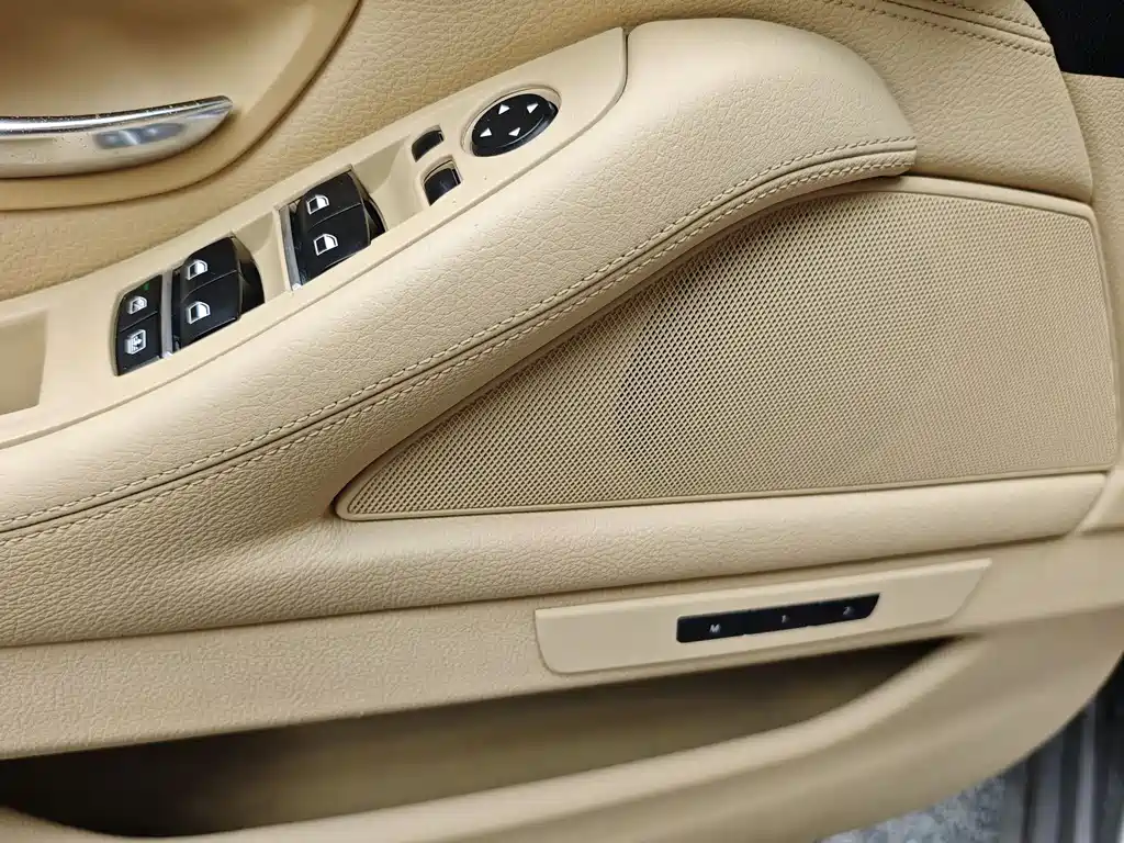 BMW 5 Series 2013 — фото 18