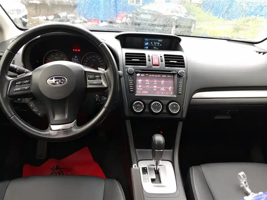 Subaru XV 2013 — фото 12