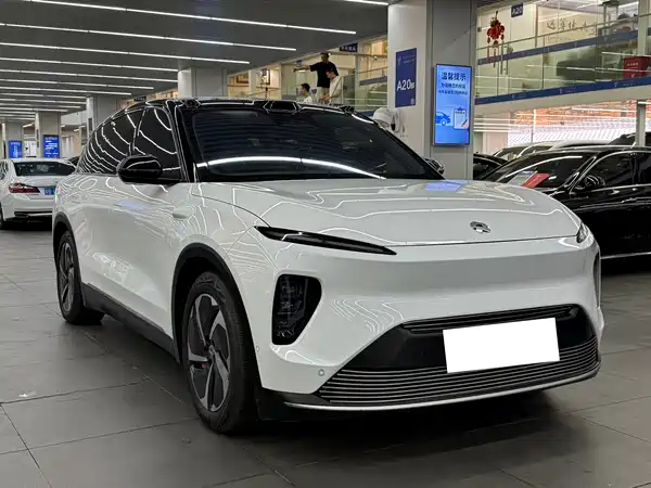 NIO ES8 2023