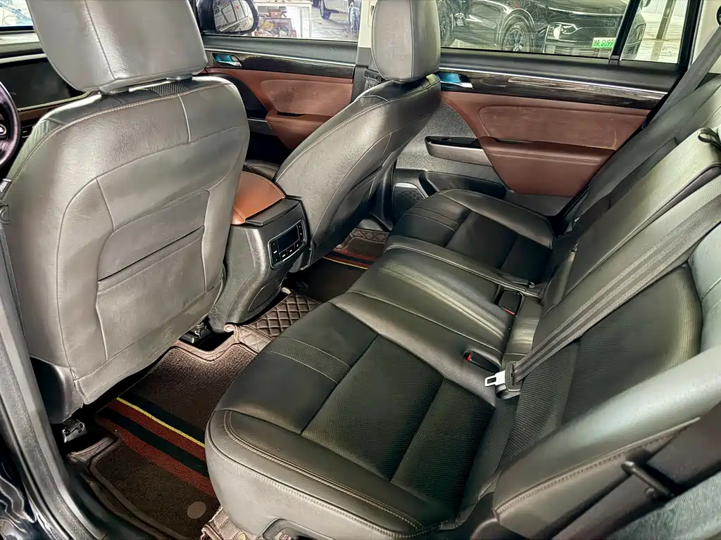 GAC Motor Trumpchi GS8 2019 — фото 9