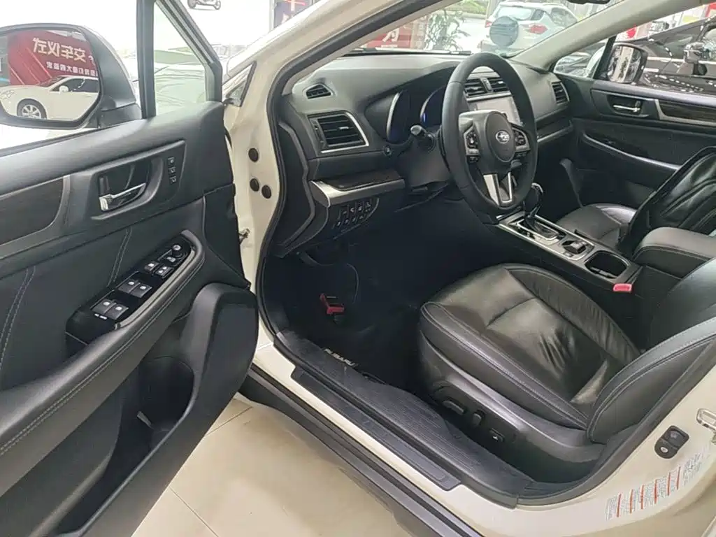 Subaru Outback 2018 — фото 16