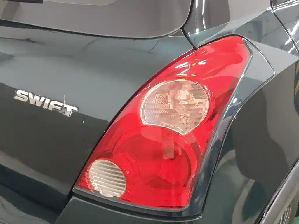 Suzuki Swift 2018 — фото 14