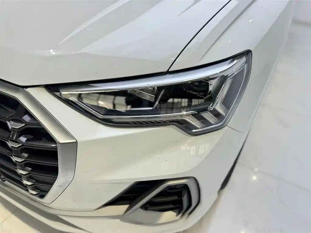 Audi Q3 2020 — фото 15