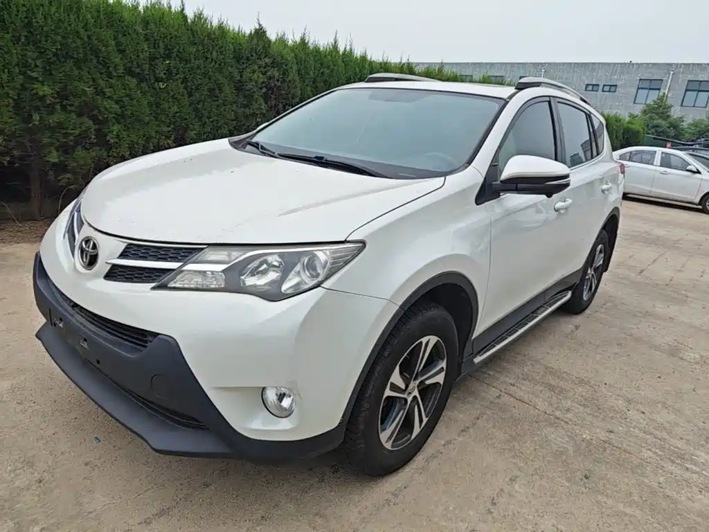 Toyota RAV4 2016 — фото 1