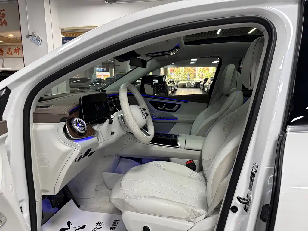 Mercedes-Benz EQE SUV 2023