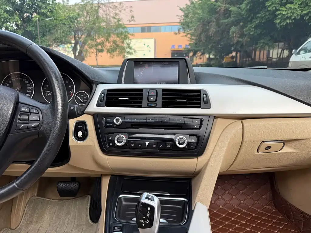 BMW 3 Series 2015 — фото 14