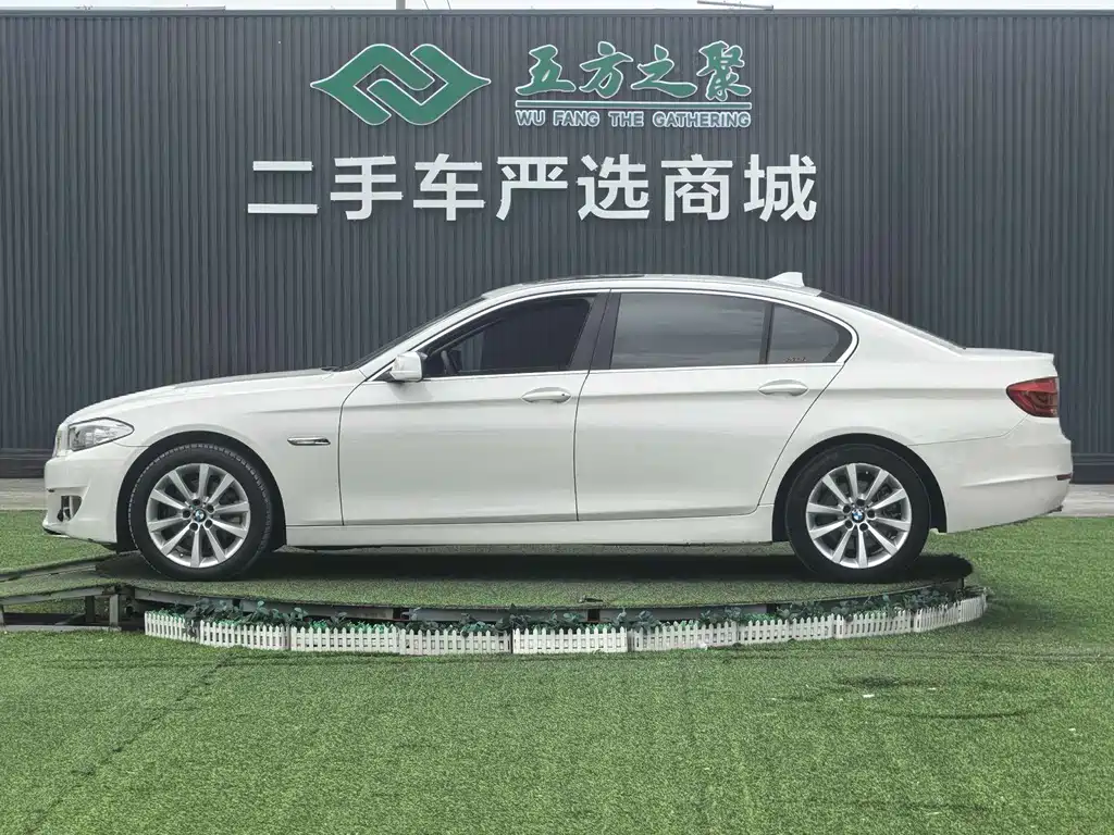 BMW 5 Series 2013 — фото 20