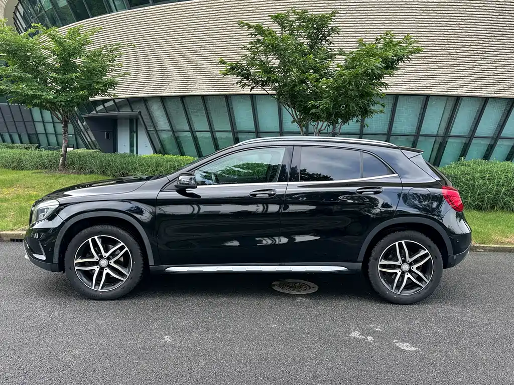 Mercedes-Benz GLA 2016
