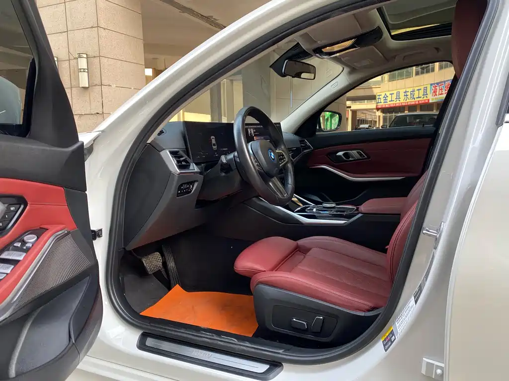 BMW i3 2024 — фото 12