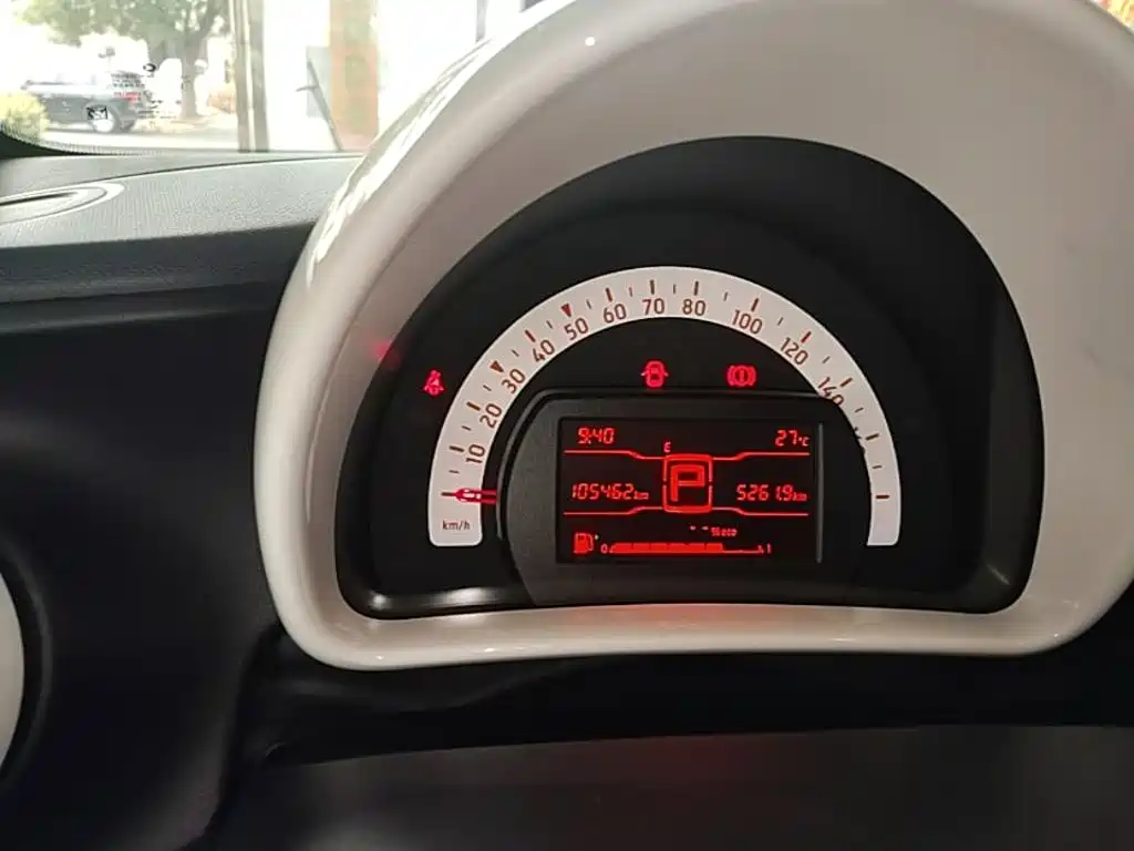 smart Fortwo 2018 — фото 12