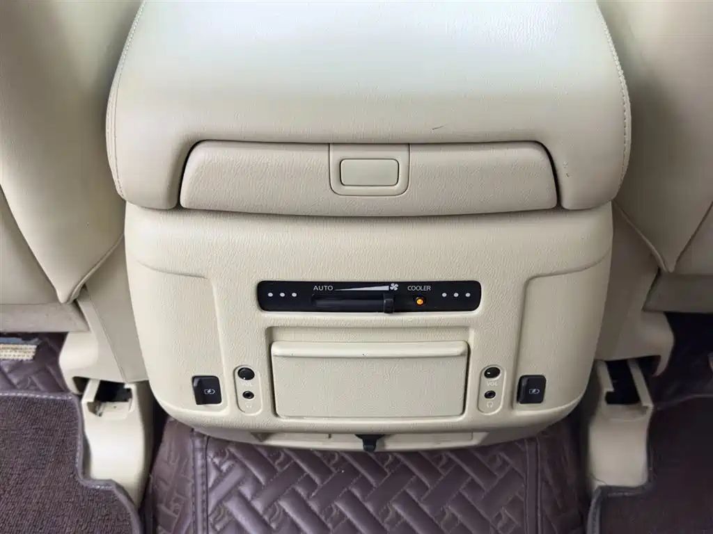 Nissan Patrol 2019 — фото 15
