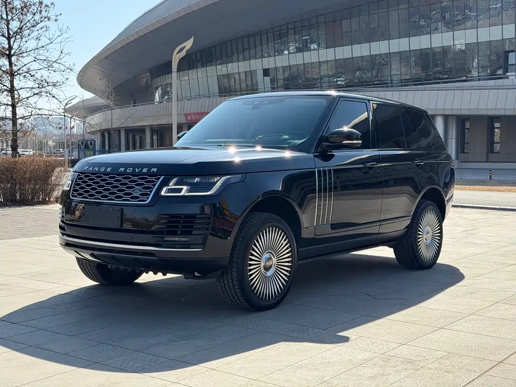 Land Rover Range Rover 2020 — фото 1